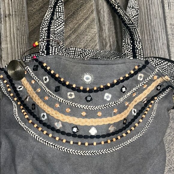 Catori Elegant boho Black and Tan Tote with Eye-Catching Design - Picture 2 of 4